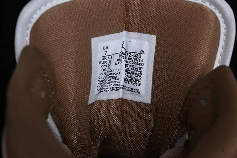 All categories Air Jordan Jordan series basketball shoes Air Jordan 1 Mid G version pure original Air Jordan 1 Mid AJ1 Joe 1 Khaki powder China basketball shoes BQ6472-620
